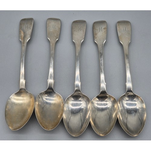 16 - A Set of five Victorian London silver dessert spoons, produced by Samuel Hayne & Dudley Cater [155.2... 