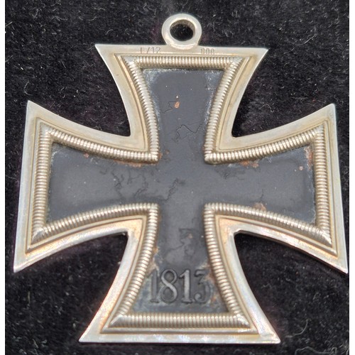 87 - Original WW2 German Nazi Knight's Cross of the Iron Cross medal, Comes with a Ribbon and reproductio... 