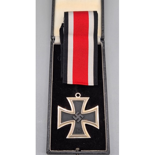 87 - Original WW2 German Nazi Knight's Cross of the Iron Cross medal, Comes with a Ribbon and reproductio... 
