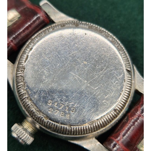 59 - Vintage Swiss Oyster [possibly Rolex] Gent's wrist watch, comes with a leather strap. Sweeping movem... 