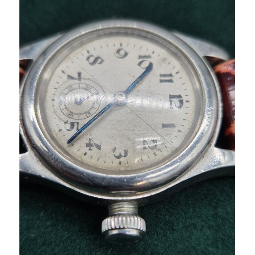59 - Vintage Swiss Oyster [possibly Rolex] Gent's wrist watch, comes with a leather strap. Sweeping movem... 