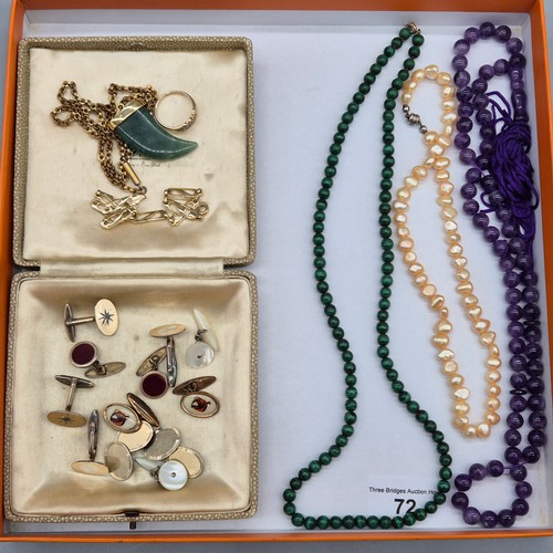 72 - A Collection of jewellery; Malachite stone necklace fitted with a 9ct yellow gold clasp and catch, p... 