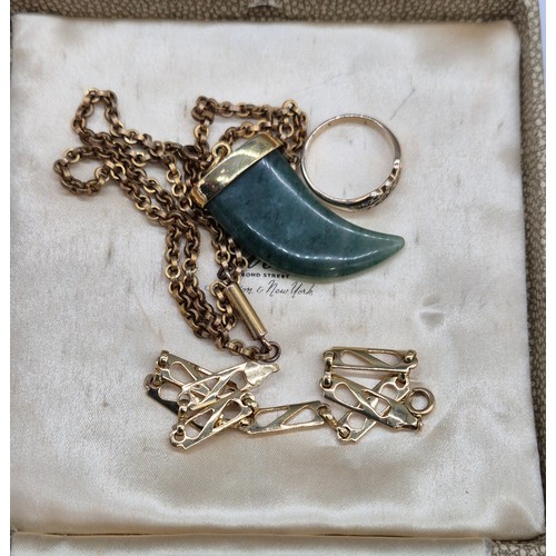 72 - A Collection of jewellery; Malachite stone necklace fitted with a 9ct yellow gold clasp and catch, p... 