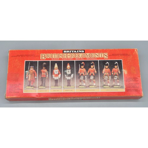 82 - Boxed Britains British Regiments hand painted metal models. Gordon Highlanders 7245.