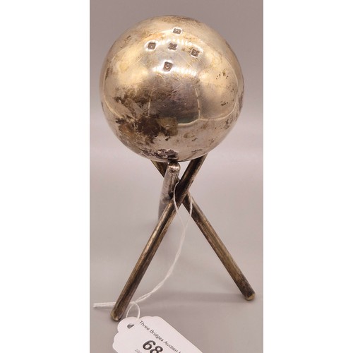 68 - Scottish Glasgow Silver Bowling club presentation ball and stand. Presented to MRS WM. Wallace on th... 