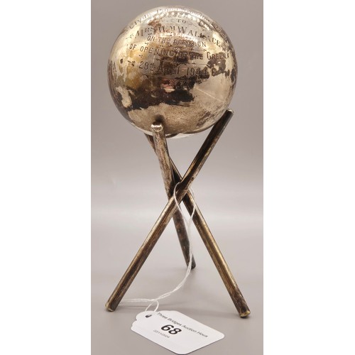 68 - Scottish Glasgow Silver Bowling club presentation ball and stand. Presented to MRS WM. Wallace on th... 