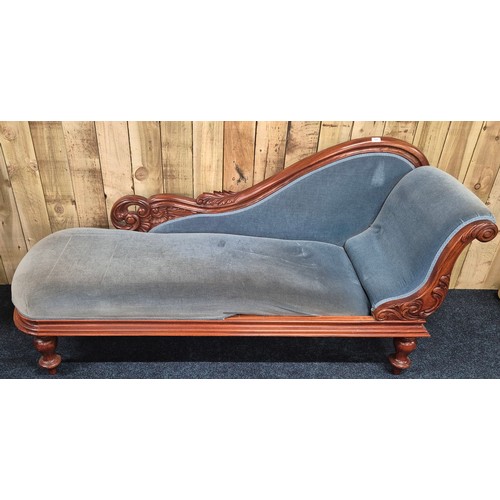 318 - Victorian Mahogany carved Chaise lounger with blue upholstery [95x193x64cm]