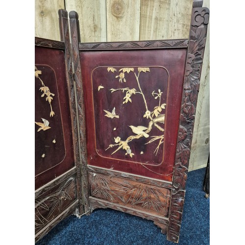 178 - Japanese table top two fold screen. Bird and floral design. [83x43cm each panel]