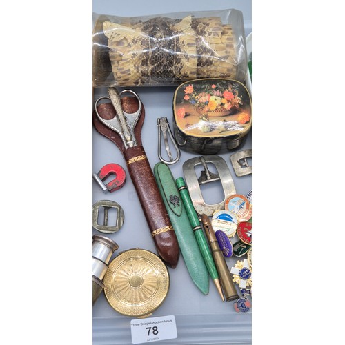 78 - A Tray of collectables; Small three pull scope, Polished agate stones, Fruit knives, Snake skin, Mar... 