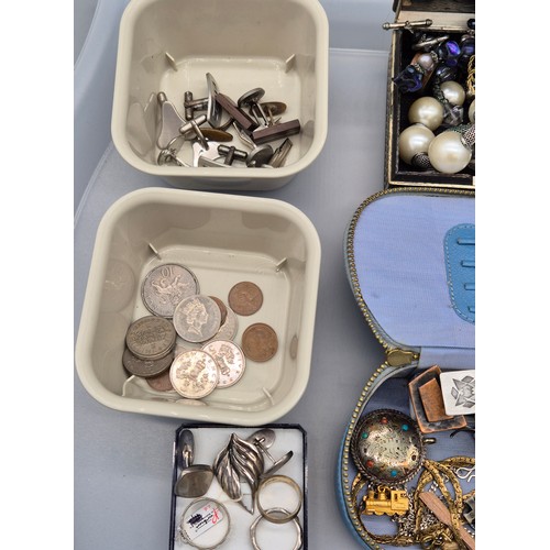 90 - A Collection of mixed jewellery and coins; Silver pendant and chain, cuff links, silver rings and va... 