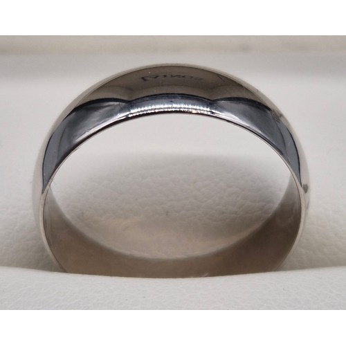 32 - 9ct white gold wedding band ring. [Ring size Q] [3.48Grams]