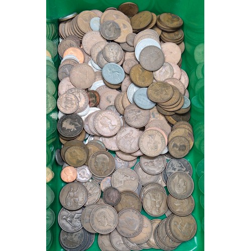 55 - A Large collection of British and foreign coins; George V One penny coins, Elizabeth II Coinage, Ame... 