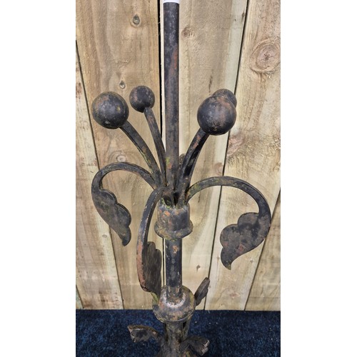 441 - A Large Victorian cast iron roof finial. [120cm high]