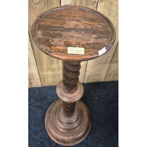 530 - Heavy oak barley twist pedestal stand. Together with a clothes Horse.