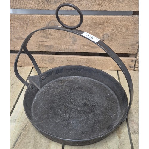 328 - Victorian cast iron skillet with handle and pouring spout. Marked to the underside. [28x30x27.5cm- i... 