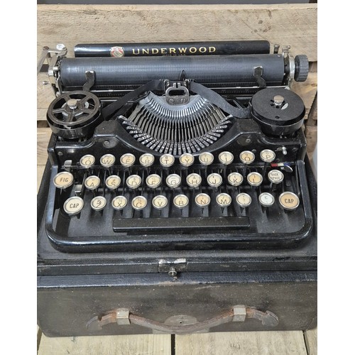 341 - Antique Portable Underwood Typewriter. Comes with original case.