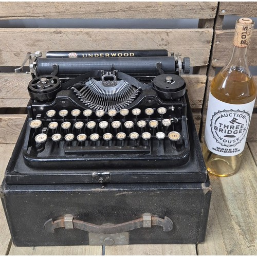 341 - Antique Portable Underwood Typewriter. Comes with original case.