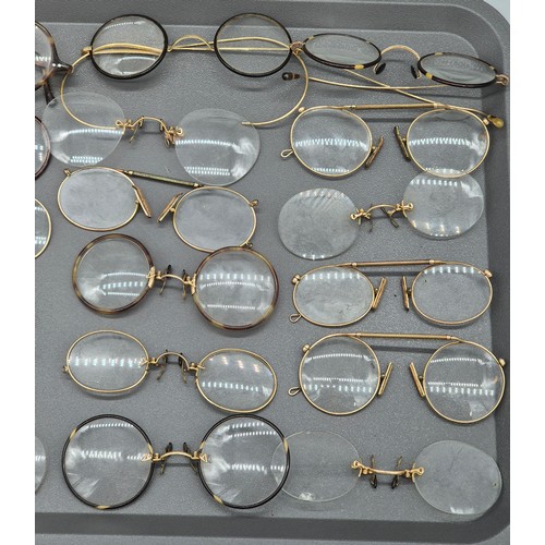 30 - A Tray of Antique and vintage Pince Nez spectacles.