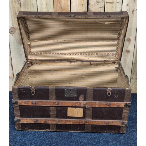 210 - Antique Saratoga dome top trunk [58x91x50cm]