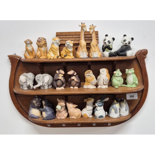 388 - Franklin Mint Noah's Ark Salt & Pepper animal sets. Comes with wooden Noah's Ark shelving rack.