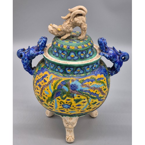 168 - A Large and Impressive Antique Chinese bulbous urn pot with lid. Lid having a foo dog figure with a ... 