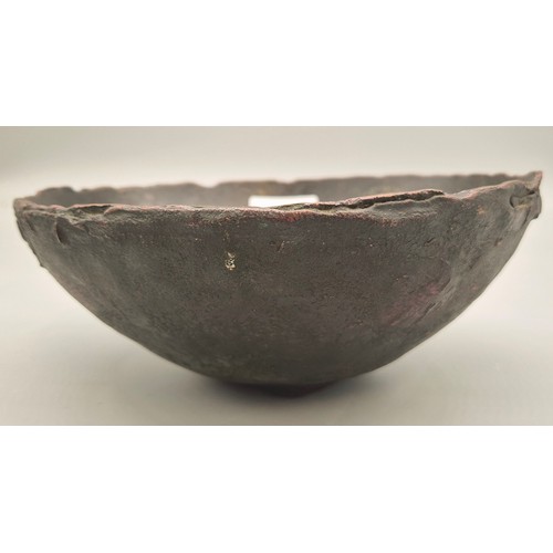 164 - Antique and heavy Bronze bowl sculpture. Green and red patina. [8cm high, 20cm diameter]