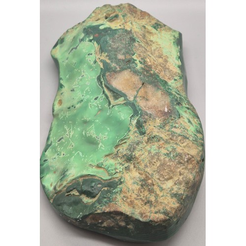 181 - Large piece of Malachite, made into a dish. [7x31x14.5cm]