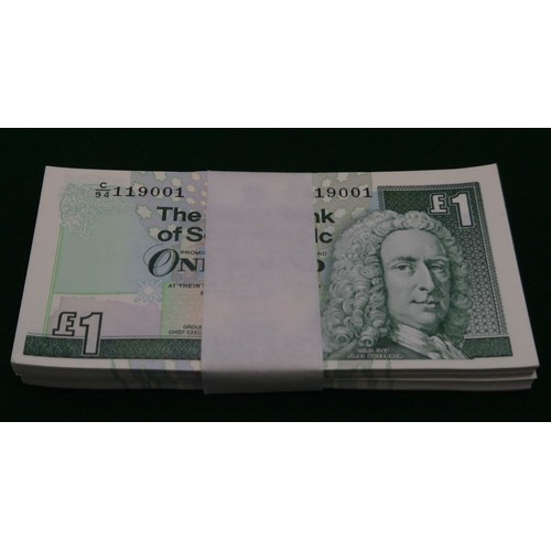 22 - A Collection of 100 consecutive bank notes; The Royal Bank of Scotland plc. dated 2001. 119001- 1191... 