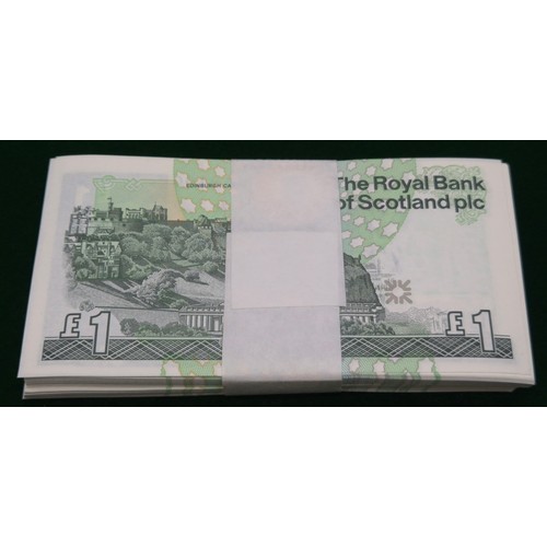 22 - A Collection of 100 consecutive bank notes; The Royal Bank of Scotland plc. dated 2001. 119001- 1191... 