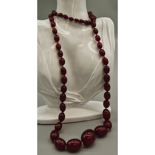 19 - Vintage Cherry Amber Bakelite Graduating bead necklace. [73.26grams]