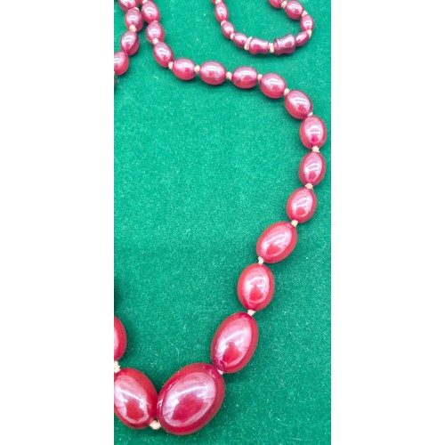 19 - Vintage Cherry Amber Bakelite Graduating bead necklace. [73.26grams]