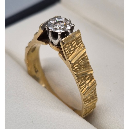 94 - 18ct yellow gold, 0.10ct diamond ring. Round cut diamond. [Ring size S] [5.56GRAMS]