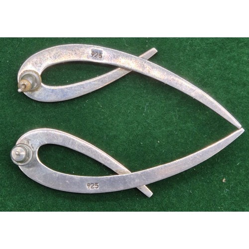 100 - 925 silver designer style chocker. Pair of 925 silver earrings and white metal bell design choker an... 