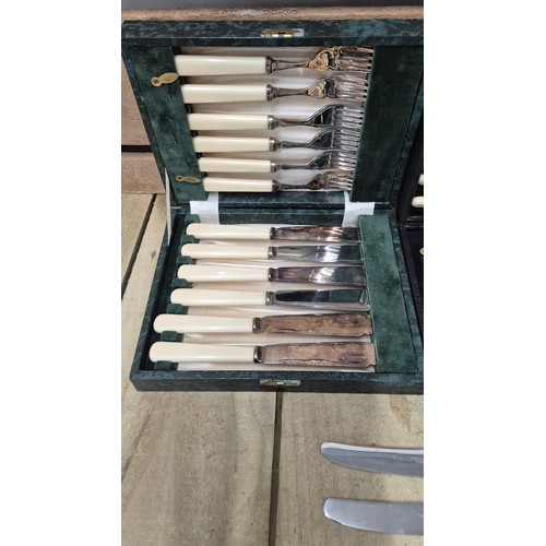 112 - A Collection of Boxed Silver plated Fish knives & forks; Silver collard fish knife & fork set, Toget... 