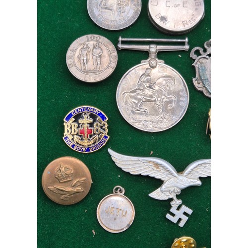 51 - A Collection of military items; George V Territorial Efficiency Medal belonging to 202230 PTE. A.MEN... 