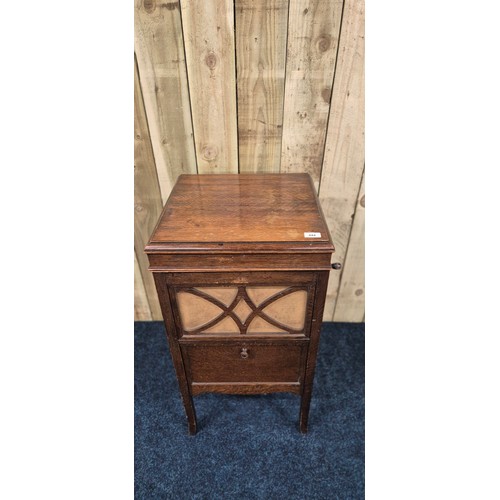 444 - His Masters Voice record player cabinet. Oak cabinet. Plays but mechanism needs attentions. 86x45x43... 