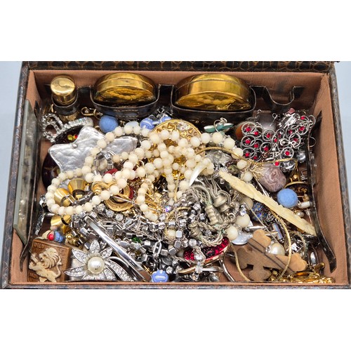 43 - Antique/ vintage vanity box containing a collection of mixed jewellery; Silver and CZ Ring, Large wh... 