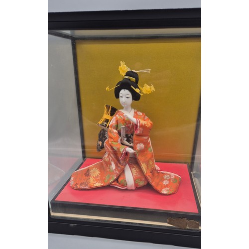 441 - Oriental Geisha Girl figure in fitted display case