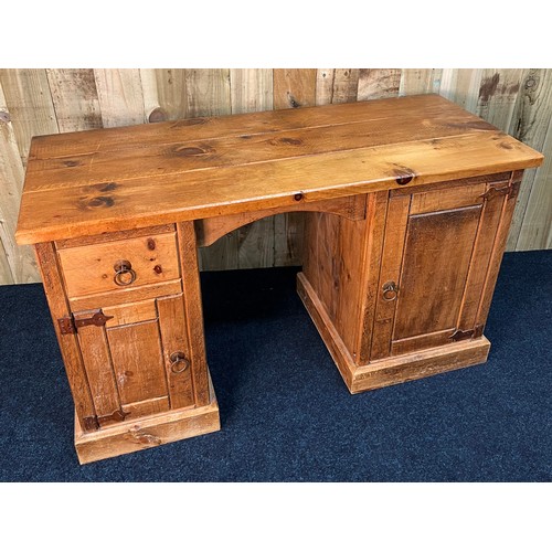 298 - Contemporary rustic pine dressing table [79x135x57cm]