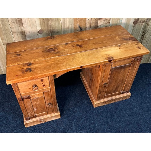 298 - Contemporary rustic pine dressing table [79x135x57cm]