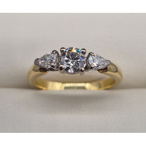33 - 18ct yellow gold and diamond stone ring. 1ct diamonds. Large round cut diamond to the centre. Having... 