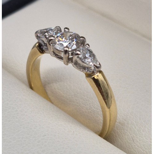 33 - 18ct yellow gold and diamond stone ring. 1ct diamonds. Large round cut diamond to the centre. Having... 