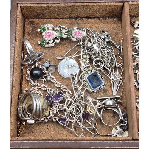 50 - Leather jewellery box containing mixed silver jewellery; Black pearl eight strand bracelet, Silver R... 