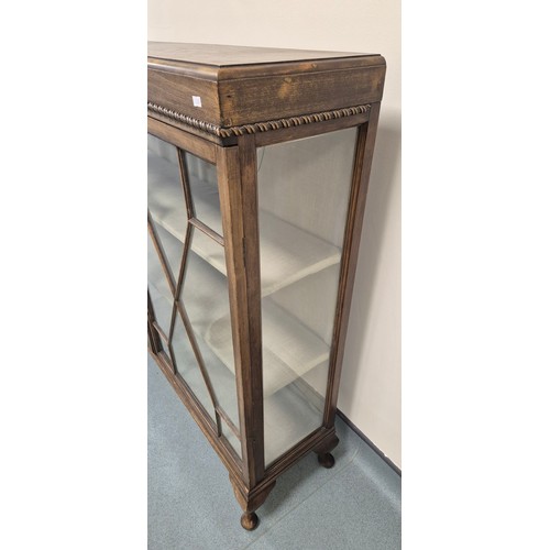 280 - Antique two door China cabinet. Raised on Queen Anne Legs. 112X121X30CM.