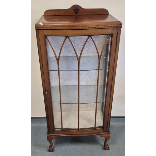 380 - 1920/30s Art Deco China Cabinet. Comes with key and Glass interior shelves. Raised on ball and claw ... 