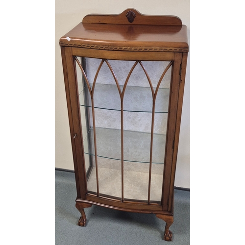 380 - 1920/30s Art Deco China Cabinet. Comes with key and Glass interior shelves. Raised on ball and claw ... 