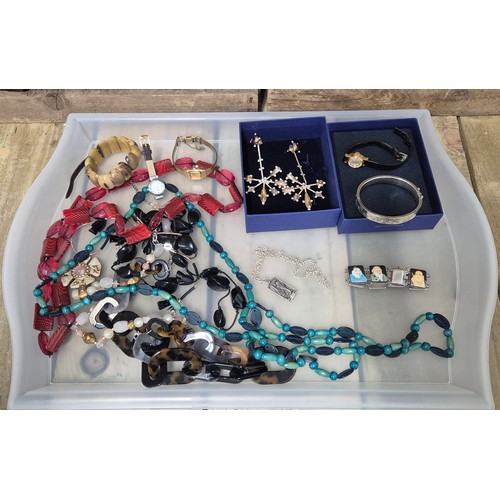 160A - Tray of jewellery; Swarovski crystal earring set with box. Silver bangle. Silver ingot pendant and c... 