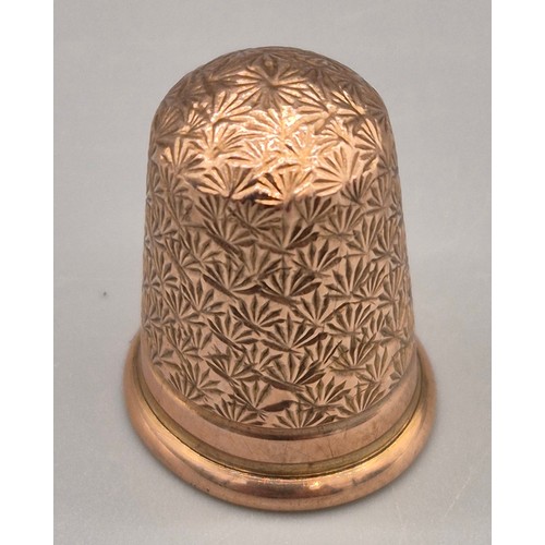 90A - Chester 9ct yellow gold thimble Produced by Charles Horner. 4.56Grams