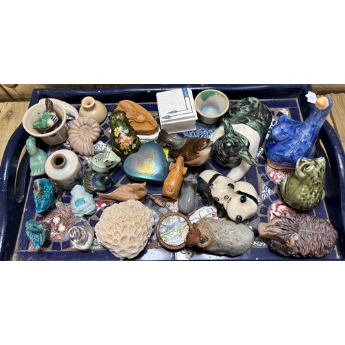 544 - Tray of collectables; Goebel bird, Coral and various pottery animals.