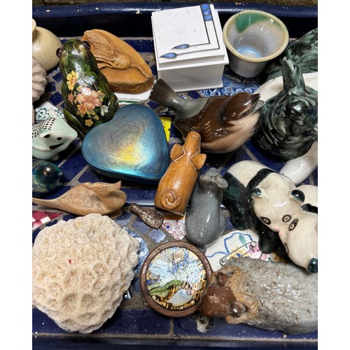 544 - Tray of collectables; Goebel bird, Coral and various pottery animals.